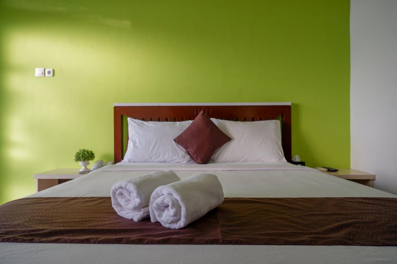 Hotel Reddoorz Syariah At Omah Sawah Balong  Exterior foto