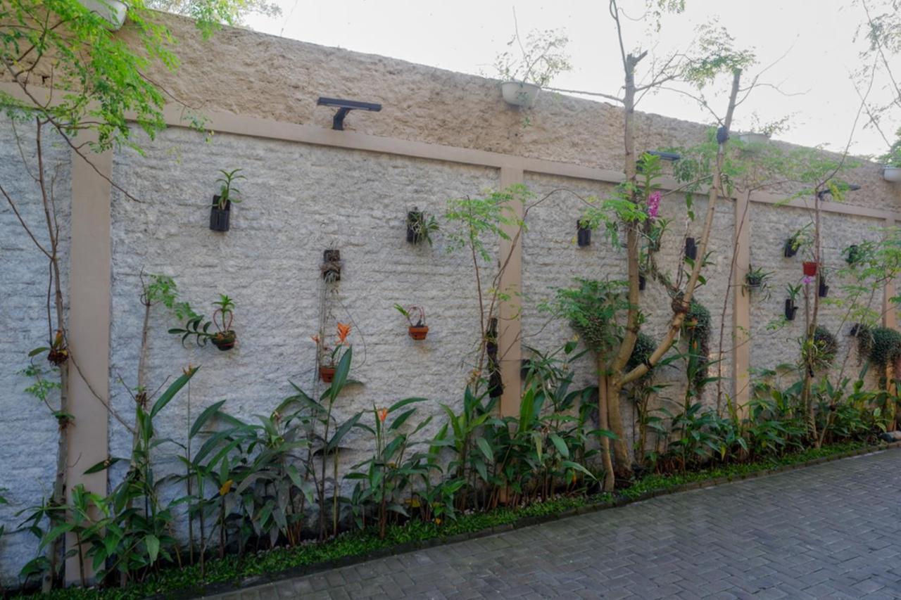 Hotel Reddoorz Syariah At Omah Sawah Balong  Exterior foto